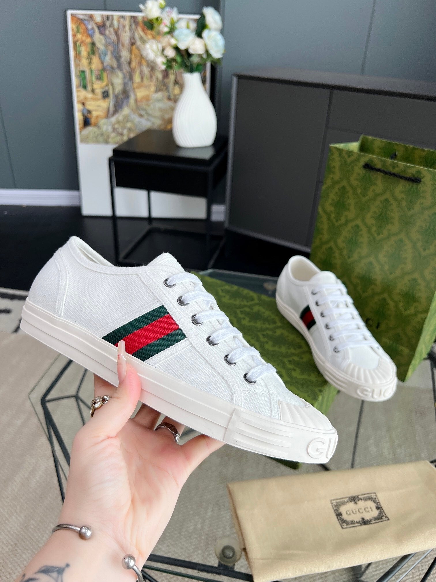 Gucci