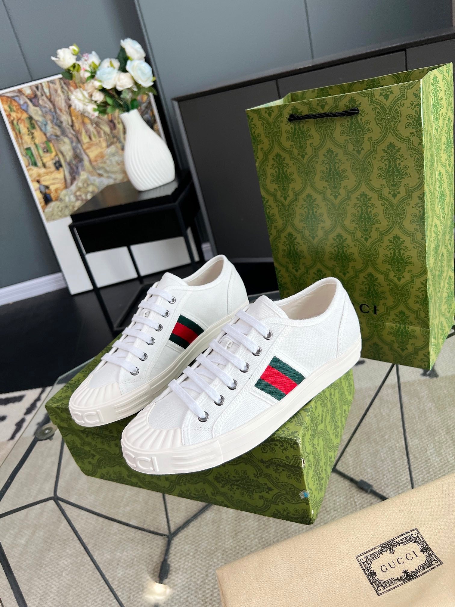 Gucci