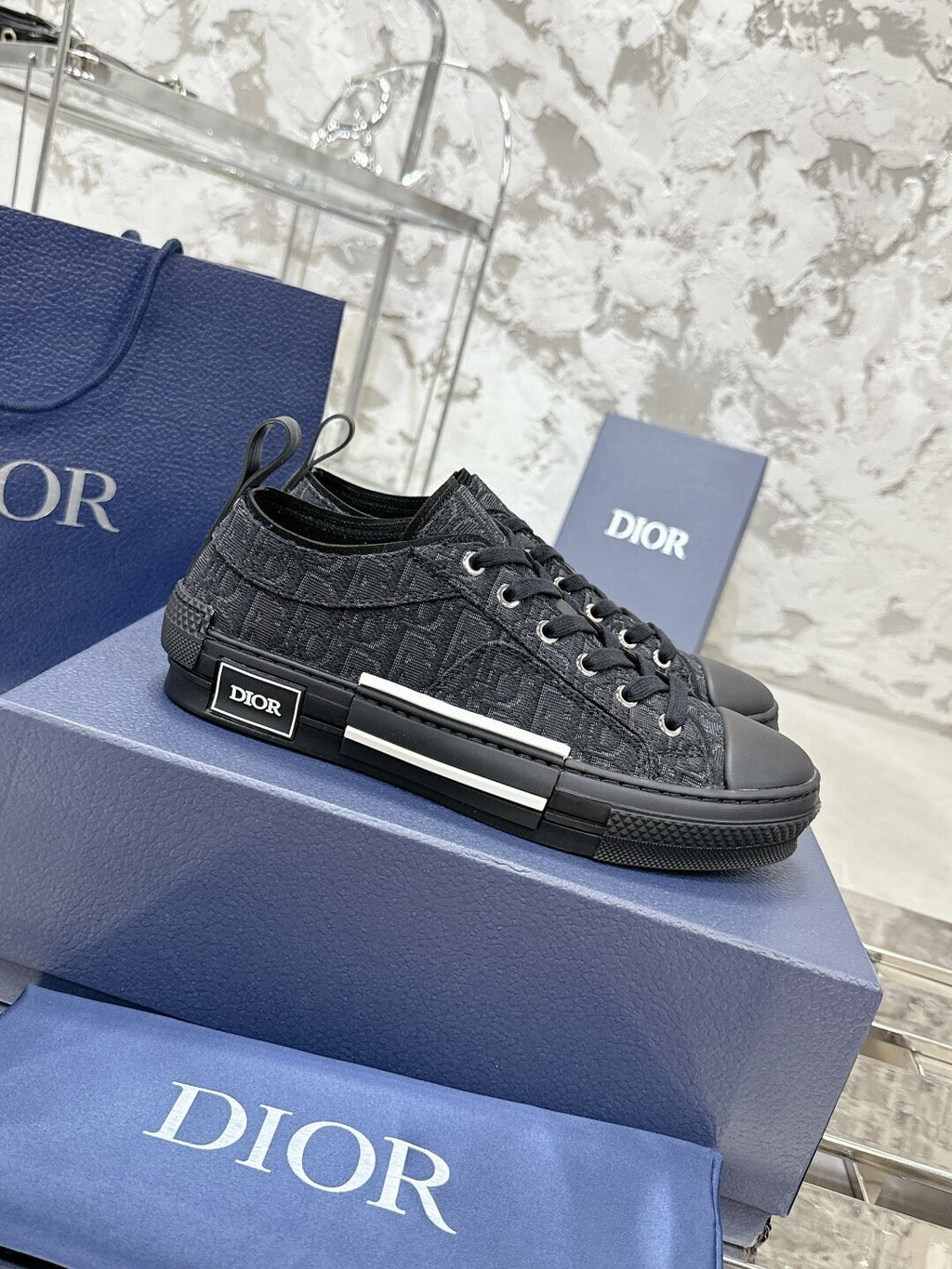 Dior