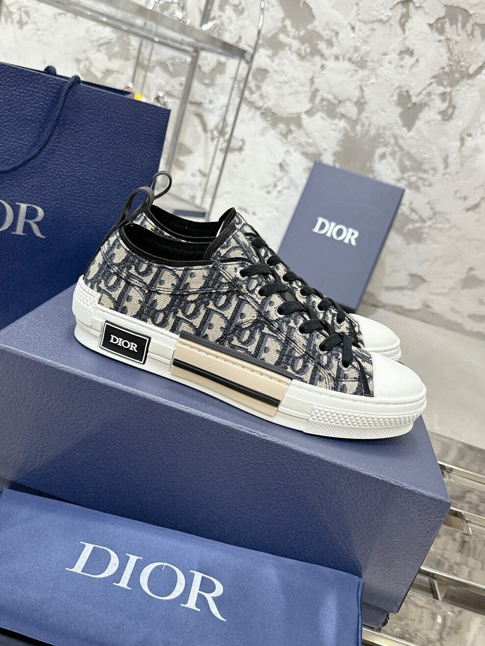 Dior