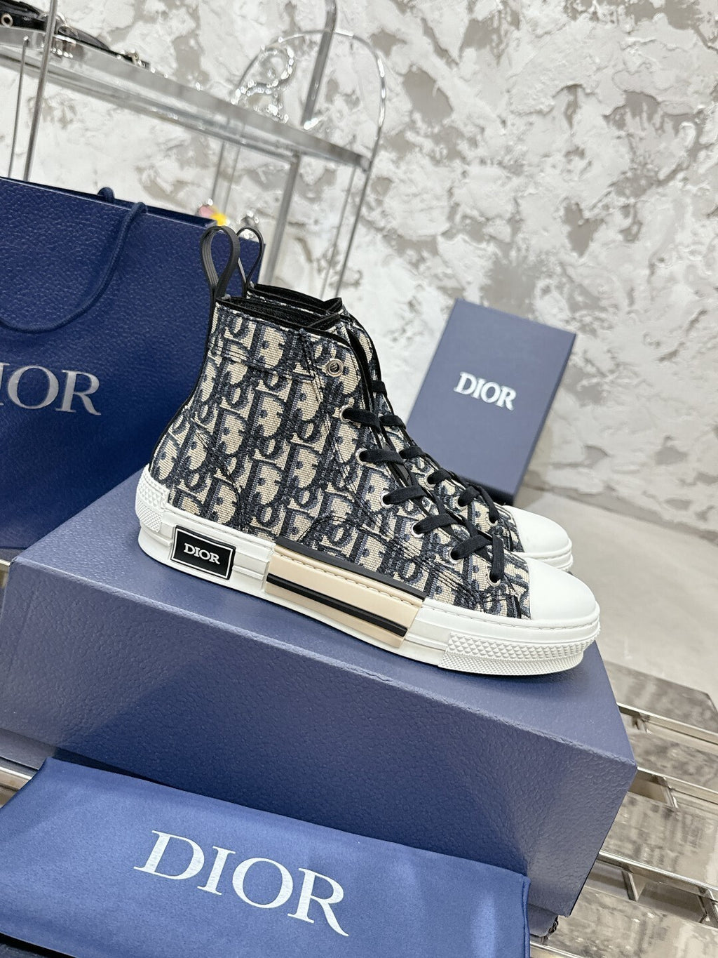 Dior