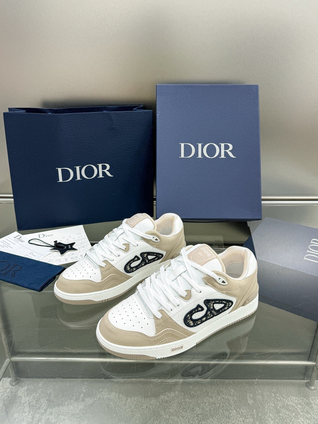 Dior